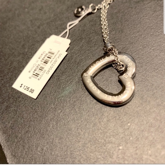 NWT authentic MK silver tone heart pendant - Picture 4 of 5